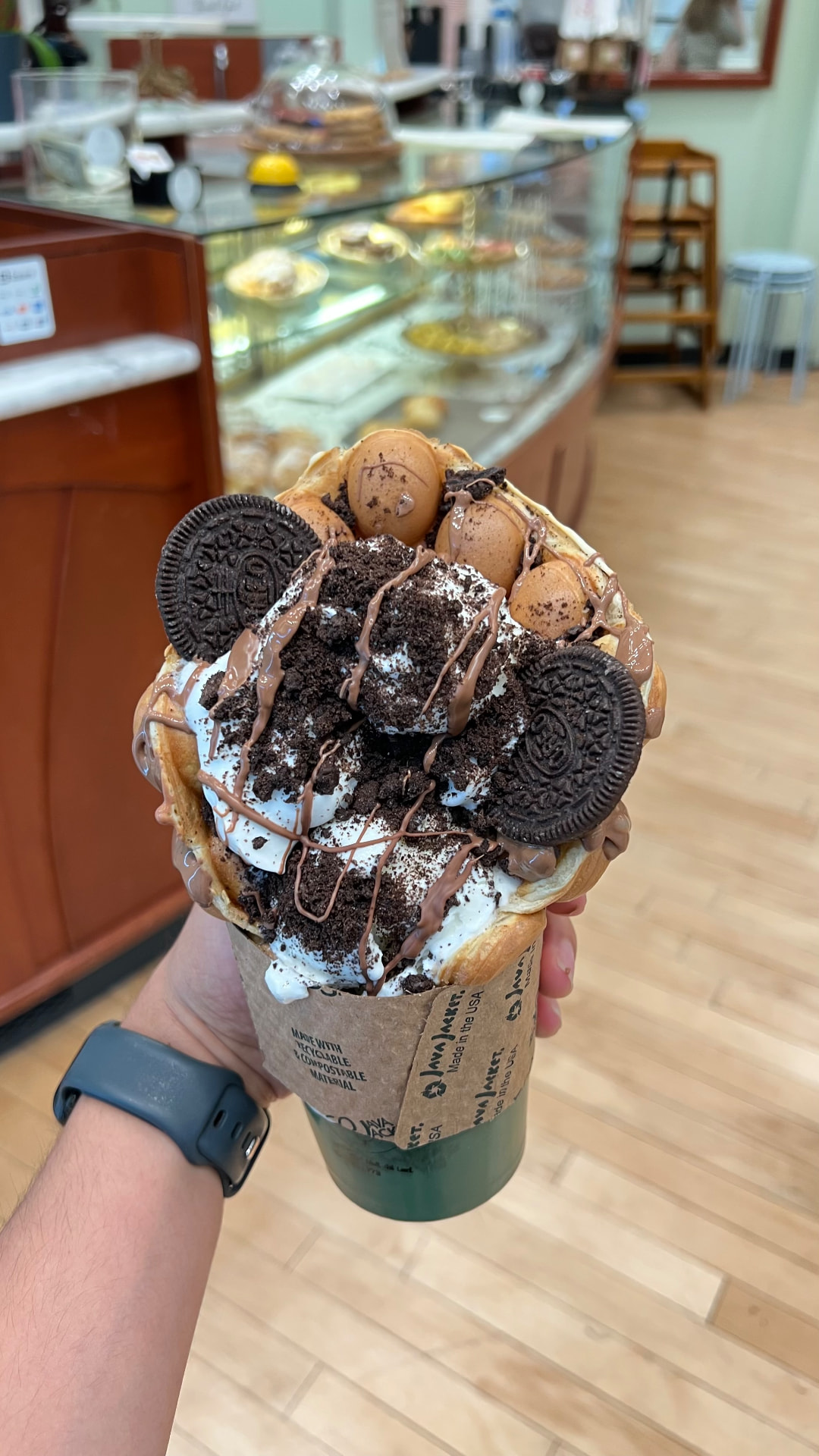 Cafe & Bubble Waffles